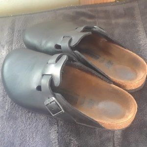 BIRKENSTOCK CLOGS